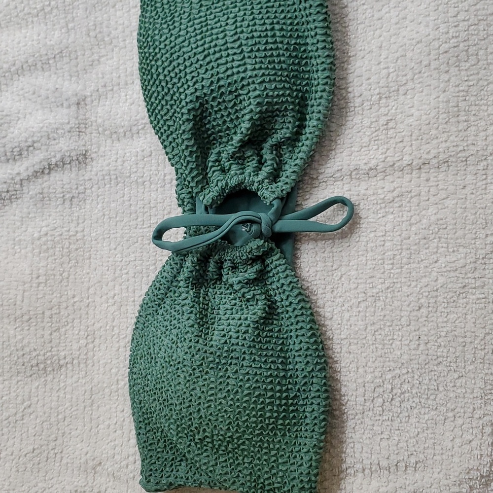 GREEN MEDIUM SWIM TOP WITH TIE FRONT
